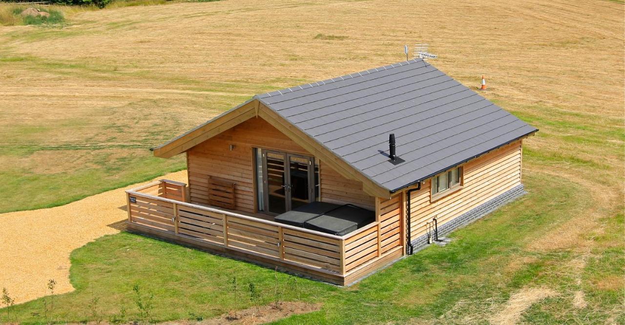 Fields End Lodges Doddington  外观 照片