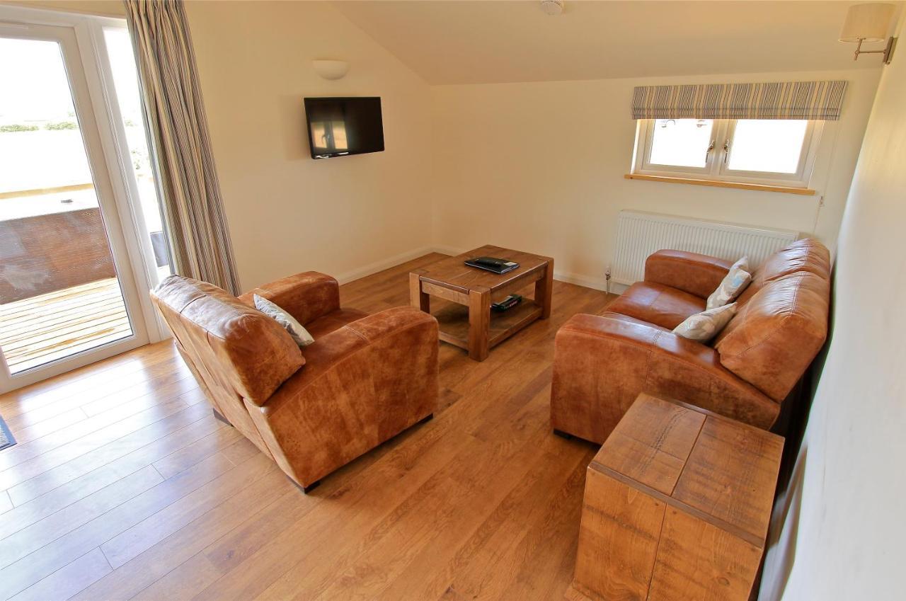 Fields End Lodges Doddington  外观 照片