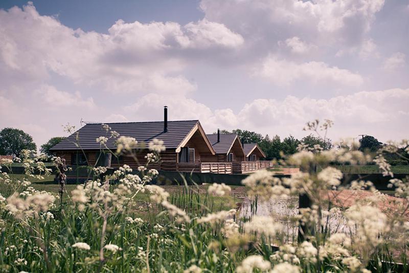 Fields End Lodges Doddington  外观 照片
