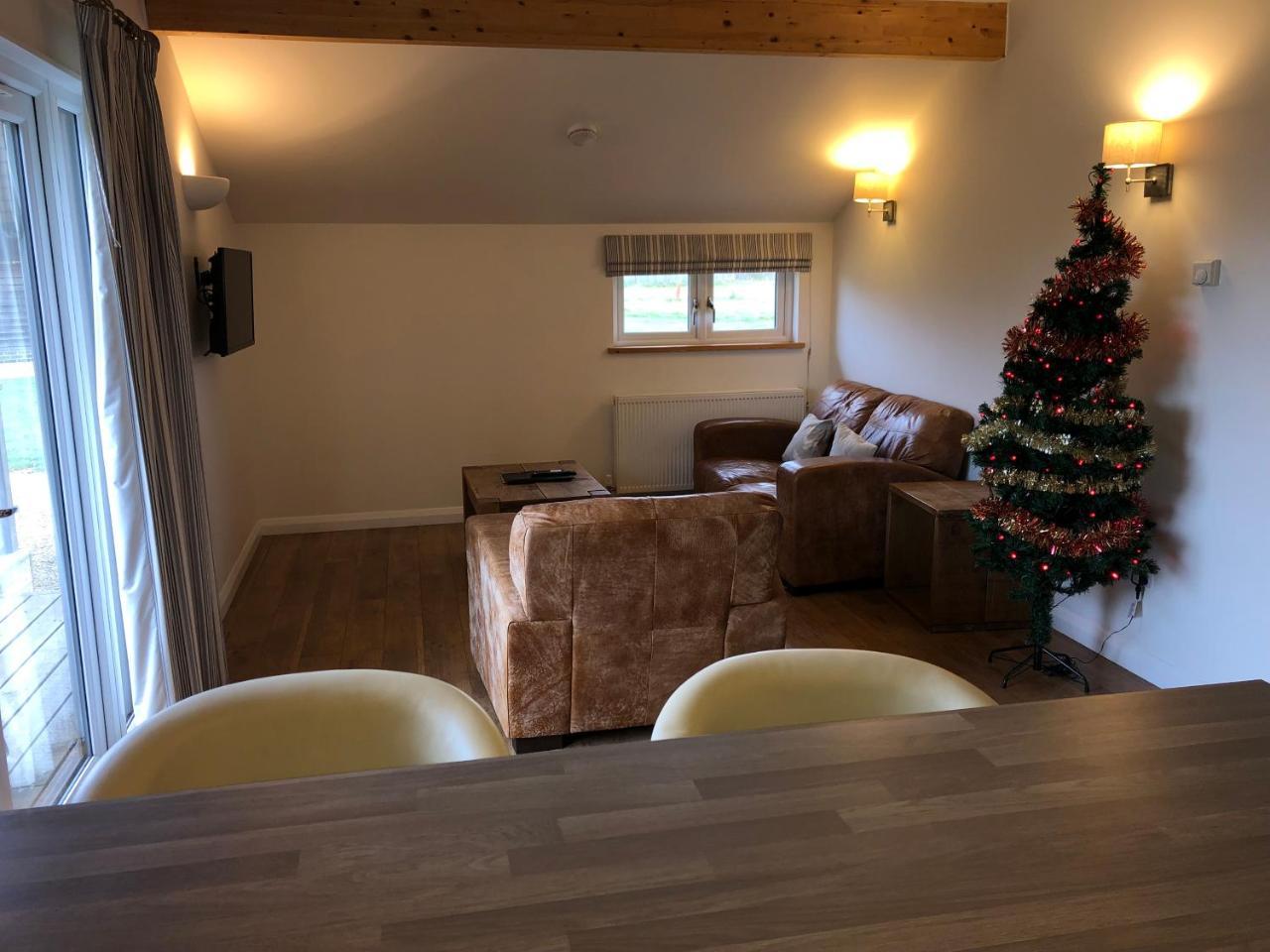Fields End Lodges Doddington  外观 照片