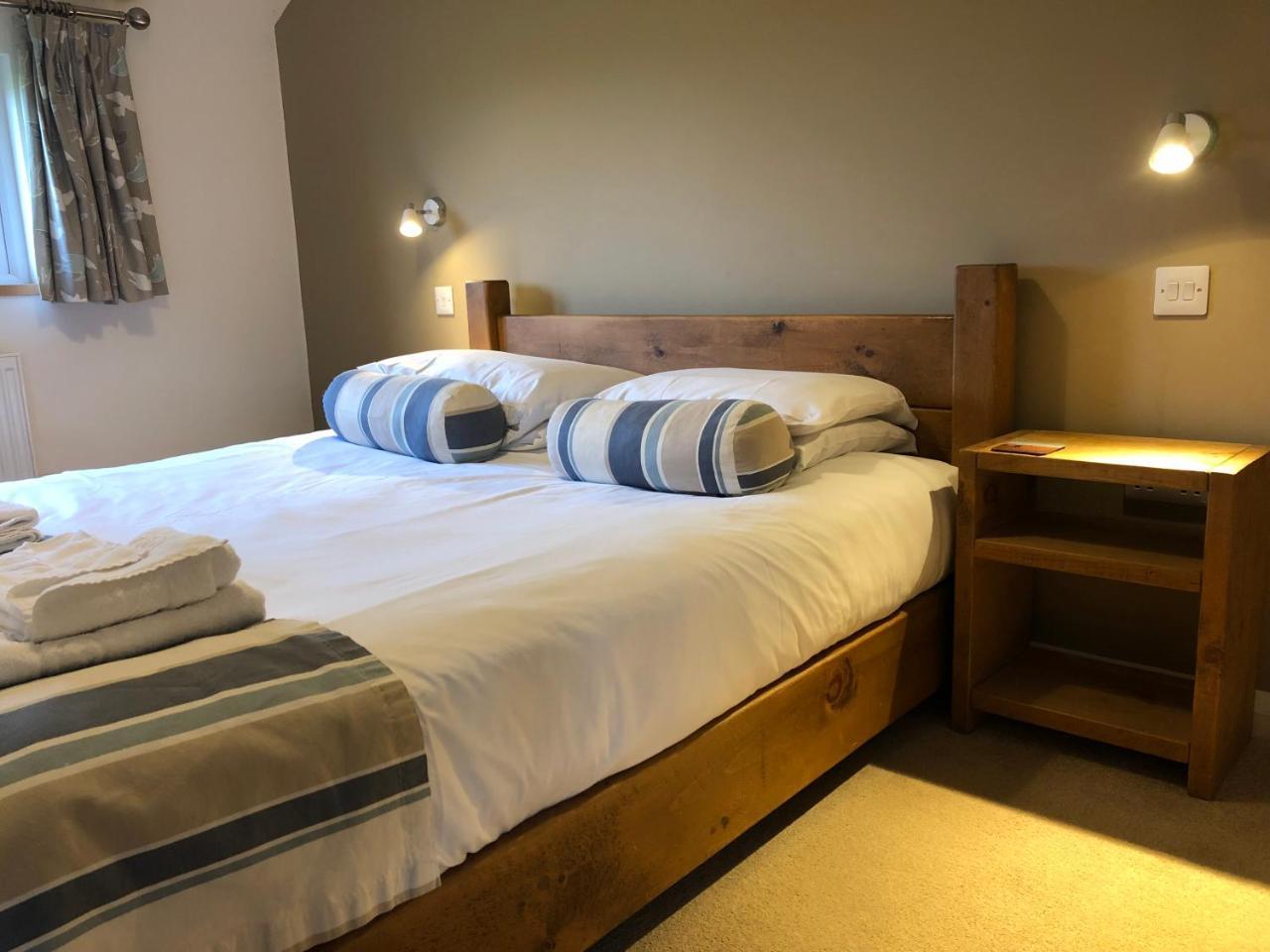Fields End Lodges Doddington  外观 照片