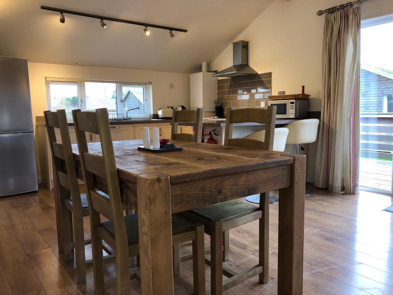 Fields End Lodges Doddington  外观 照片