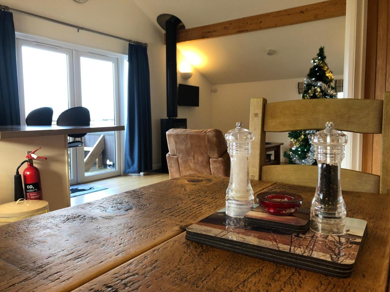 Fields End Lodges Doddington  外观 照片