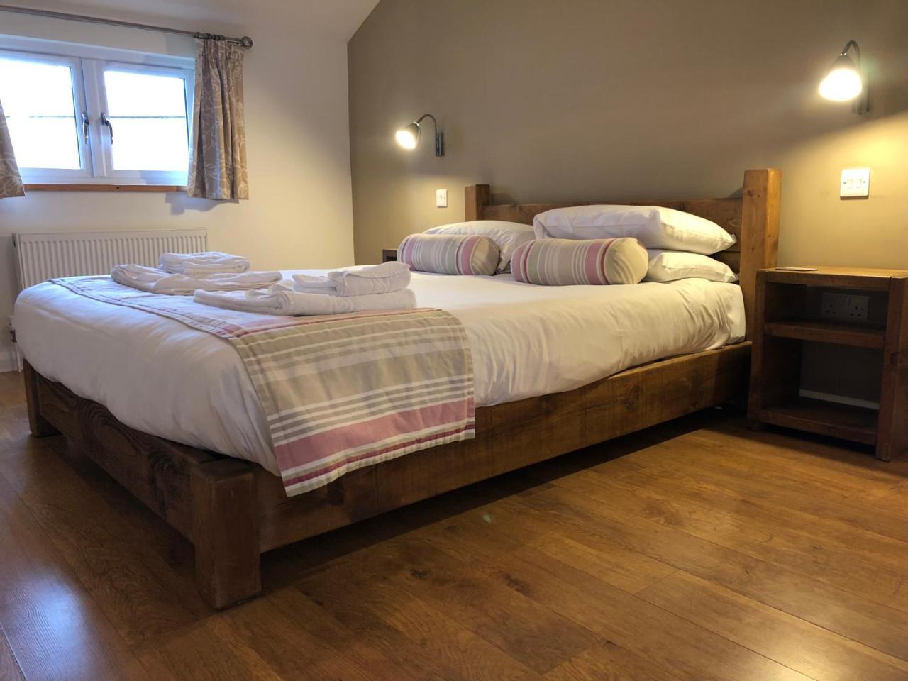 Fields End Lodges Doddington  外观 照片